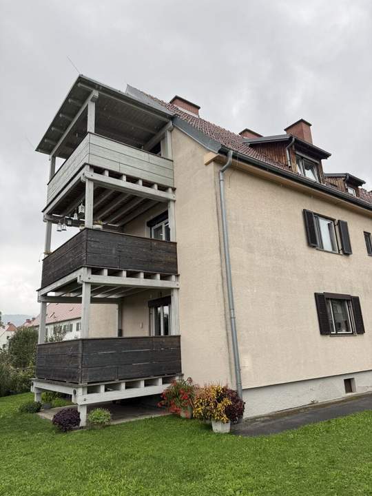 Vollsanierte 3-Zimmer-Wohnung mit Balkon