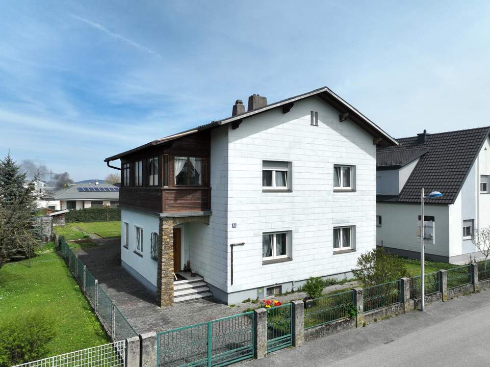 Besichtigungstag 7. Mai, nur mit Voranmeldung möglich! - Zweifamilienhaus mit großem Grundstück