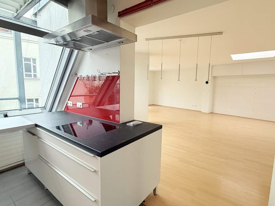 1040! Schöne 4-Zimmer Wohnung mit Gemeinschaftsterrasse!