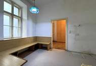 ROHDIAMANT IN TOPLAGE! U6 DIREKT. SANIERUNGSBEDÜRFTIGE 3,5 ZIMMER. FISCHGRÄTPARKETT.