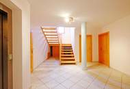 Exklusives Wohnhaus mit Indoorpool und Aussicht und LIFT , 3200 Grundstück NEUER TOPPREIS