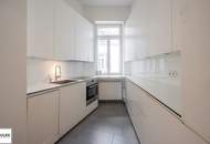 Elegante 4/5 Zimmer Altbauwohnung mit separater Küche, 2 Bädern - gut geschnitten &amp; modern ausgestattet!