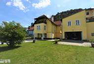 Sanierter Jugendstilaltbau mit Nebengebäude auf großem Grundstück mit Swimmingpool im Bezirk BADEN