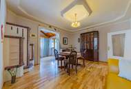 Sonniges Stadthaus mit Terrassen, Garage und Gartenidylle in Hollabrunn!