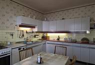 "Haus Emma - mit "Schirm, Charme &amp; Melone"