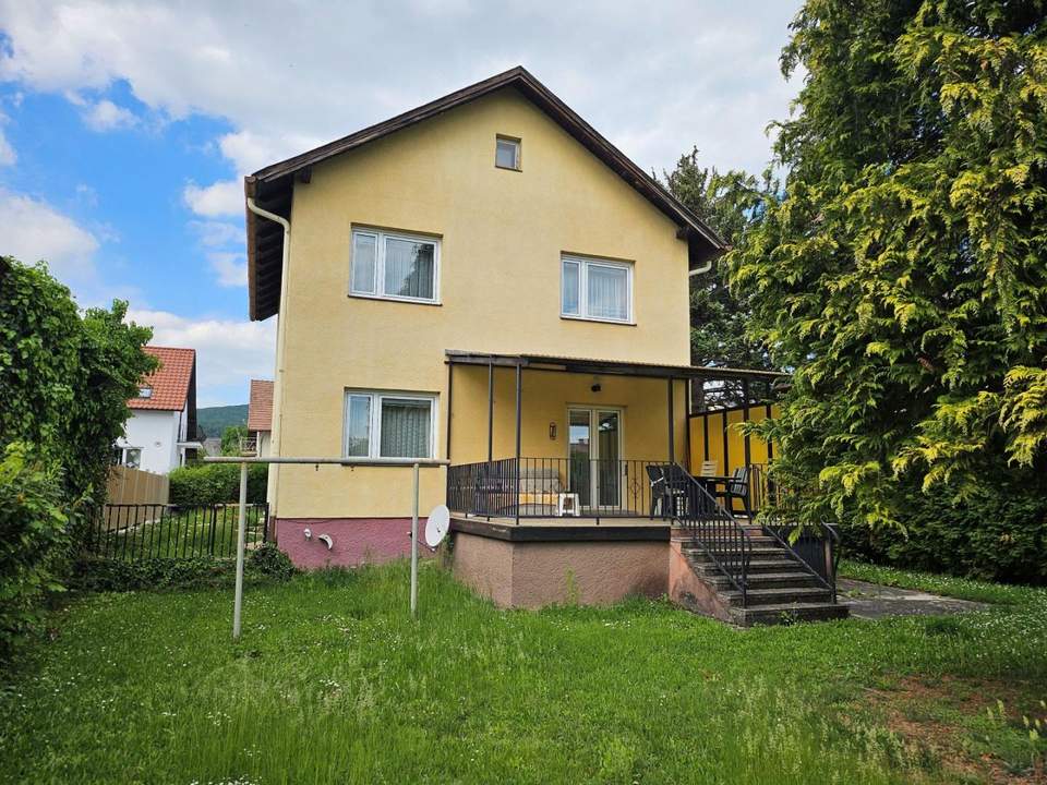 HAUS MIT ERWEITERUNGSPOTENZIAL IN BEGEHRTER GRÜNRUHELAG