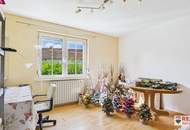 Großzügiges Ein- bzw. Zweifamilienhaus mit großem Garten und Garage
