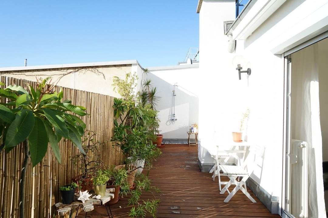 1180! Loftiges, wunderbar sonniges 2-Zimmer DG mit Terrasse Nähe Kutschkermarkt!