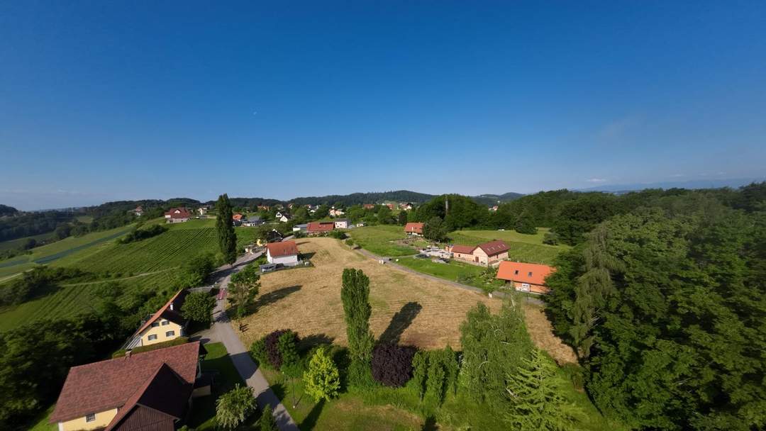 Wohnen wo andere Urlaub machen - Grundstücke am Graßnitzberg in ruhiger Lage zu verkaufen