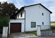 Großzügiges Wohnhaus mit schönem Baumgarten in Straßham/Alkoven!