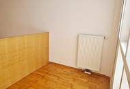 INNSTRASSE, FERNBLICK, unbefristete 97 m2 Dachgeschoß-Maisonette mit Loggia, 2 Zimmer, Komplettküche, Wannenbad, Parketten, gefördert