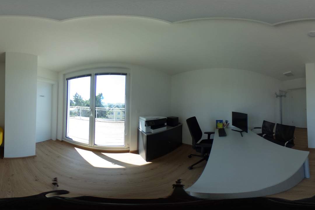 "Unverbaubarer Weitblick! Inkl. 3 Terrassen (gesamt ca. 120,98 m²) und 2 Garagenplätzen!"