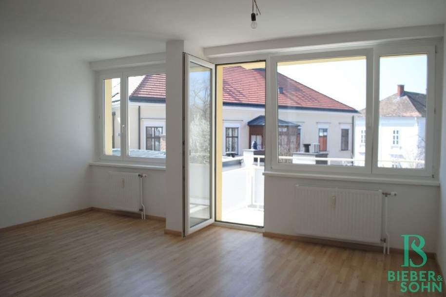 Sonnendurchflutete 3-Zimmer-Wohnung in top Lage mit Balkon!, Wohnung-miete, 1.100,83,€, 2500 Baden