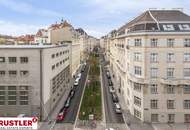 **Living at Esteplatz - High-quality and bright 4-room apartment with far-reaching views!**