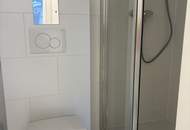 Topsaniertes Büro mit Vorgarten und Garage