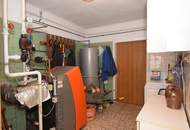 Ehemaliger Bauernhof mit Wirtschaftstrakt