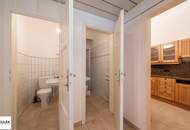 Wohnen am Stadtpark! Altbau mit großen Kellerräumlichkeiten z.B. als Galerie / Studio - sofort beziehbar!