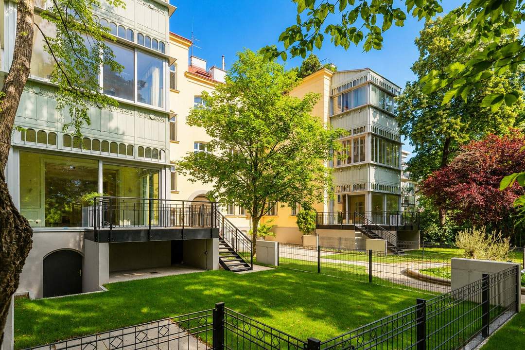 Objekt der Sonderklasse! Wohnen mit eigenem Garten, angrenzendem Schlosspark &amp; privatem Weinkeller