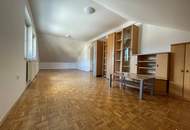 Schöne helle Dachgeschosswohnung inklusive Stellplatz in der Nähe des Goldecks