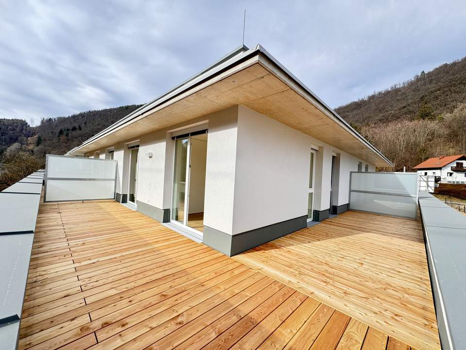 ERSTBEZUG - Weitblick ins Grüne - 2-Zimmer - riesiger Rundum Balkon - PROVISIONSFREI