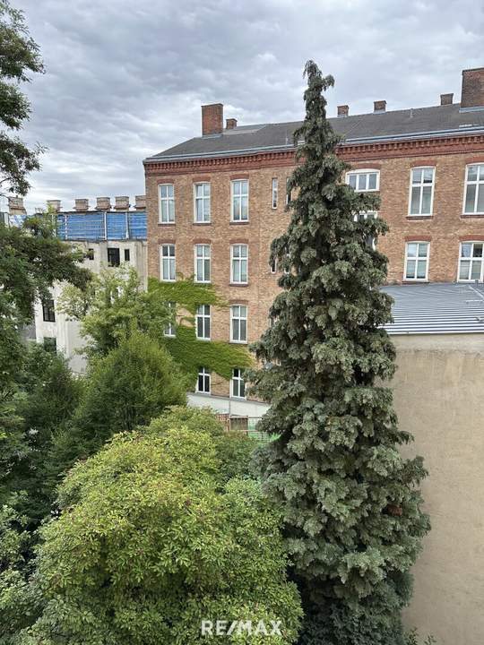 BASTLERHIT - 1-Zimmer Altbauwohnung zum Sanieren - 2. Liftstock