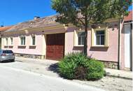 Großzügiges Bauernhaus mit 2 Stadeln, Kammern und Stallungen