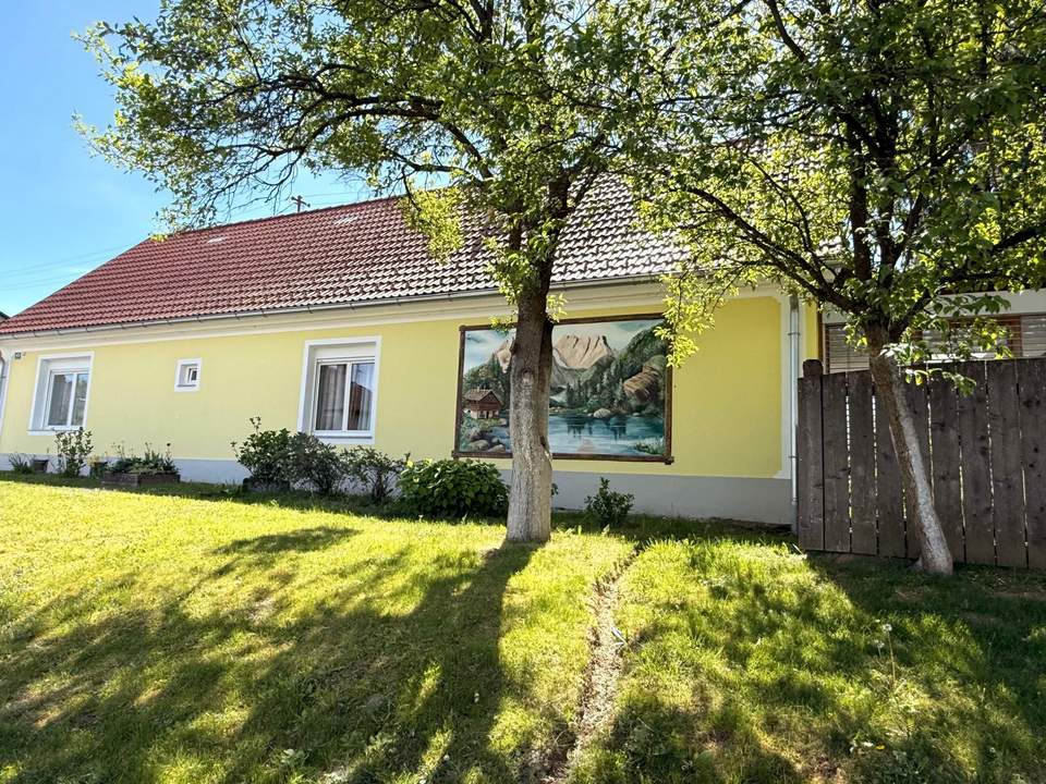 Modernisiertes Bauernhaus mit traditionellem Innenhof