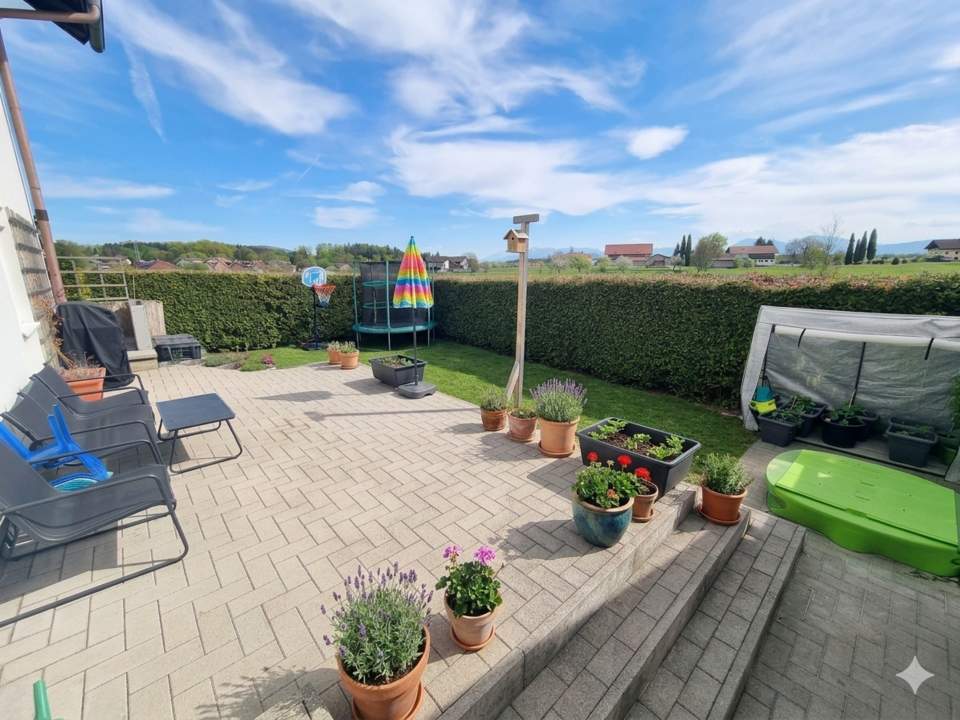 Wohnen am Bauernhof: Schöne 5-Zimmer-Wohnung mit Einfamilienhaus-Charakter!