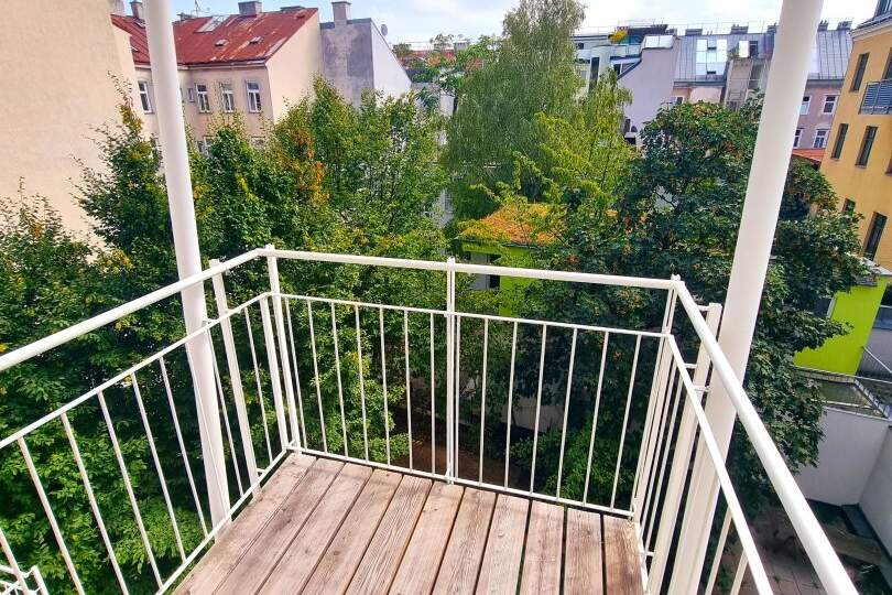 Neuer Preis! Perfekte Kleinwohnung mit Balkon! Ruhelage im letzten Regelgeschoss hofseitig! Frisch saniert + Blick ins Grüne + Tolle Infrastruktur + Garagenplatz im Haus! Jetzt zugreifen!, Wohnung-kauf, 255.000,€, 1180 Wien 18., Währing