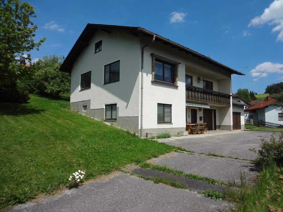 GEPFLEGTES, ÄLTERES EINFAMILIENHAUS MIT GROSSEM GARTEN IN SONNIGER SÜDHANGLAGE!