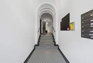 Stilvolle Dachgeschoßwohnung auf zwei Ebenen mit Außenflächen im begehrten 18. Wiener Gemeindebezirk