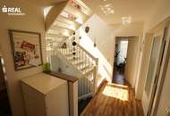 Familienidylle in Pfaffstätten - Geräumiges Einfamilienhaus mit Wohnkeller, Büro, Doppelgarage und Garten mit Pool