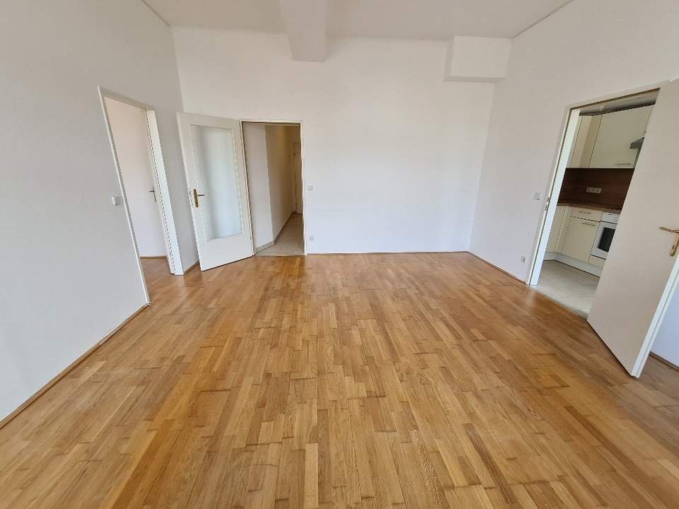 Grosszügige, 2 Zimmer Wohnung - Befristet bis zum 02.06.2027 vermietet