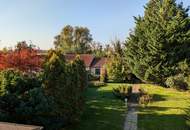 Charmantes Einfamilienhaus auf großem Grund in ruhiger Lage !
