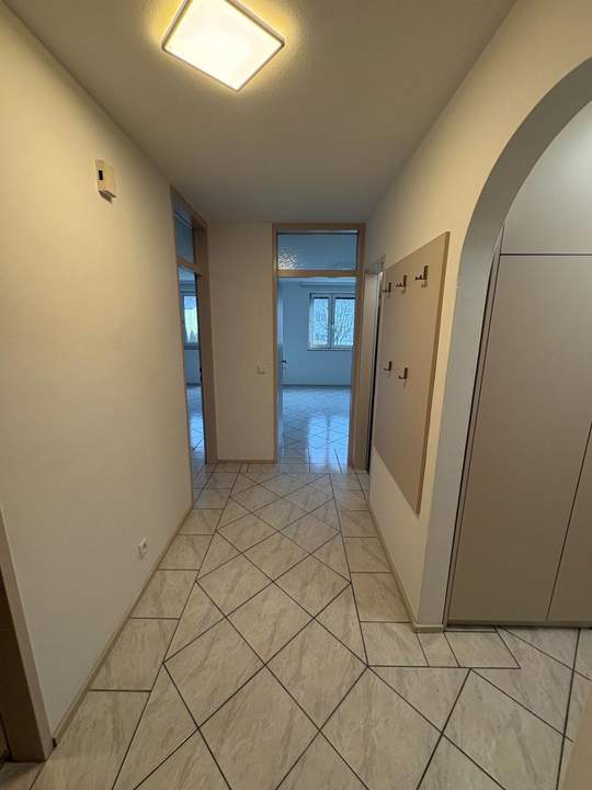 Helle und hochwertige 2-Zimmer mit Balkon zur Miete