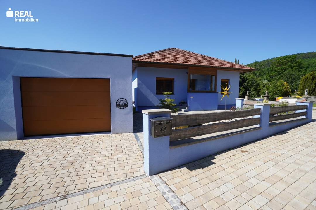 ideal für Pferde und Naturliebhaber - einladendes Einfamilienhaus mit Reitplatz und Scheune