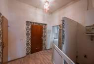 ++NEU++ Renovierungsbedürftige 4-Zimmer Altbauwohnung im Erdgeschoss!