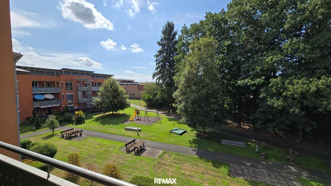 3-Zimmer-Wohnung im 2ten Stock mit sonniger Loggia &amp; Tiefgarage in Toplage von Kaindorf an der Sulm