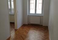 2 Zimmerwohnung Altbau mit Balkon