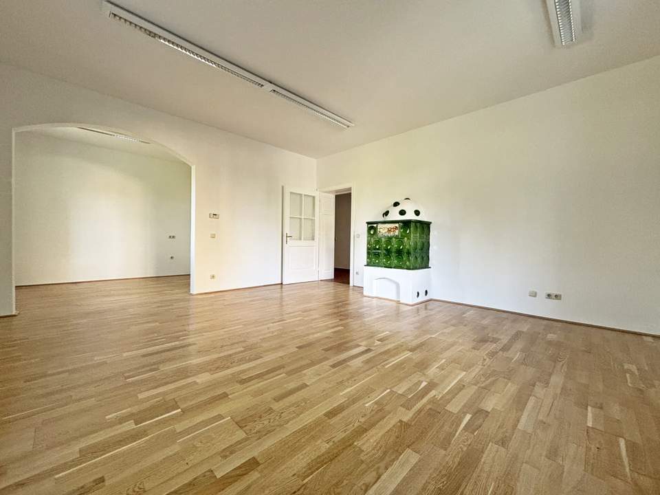 3-Zimmer-Altbauwohnung in charmanter Villa