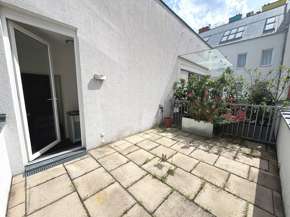 Schöne 3-Zimmer Altbauwohnung mit Balkon und Terrasse in toller Lage, 1180!