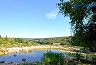 HERRLICHE AUSSICHT - Wunderschöner großer Vierkanthof mit Schwimmteich in absoluter grüner Ruhelage