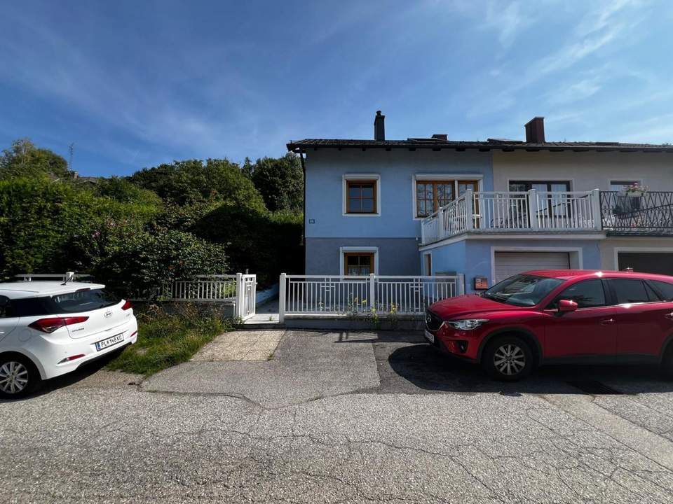 DOPPELHAUS IN SONNIGER LAGE