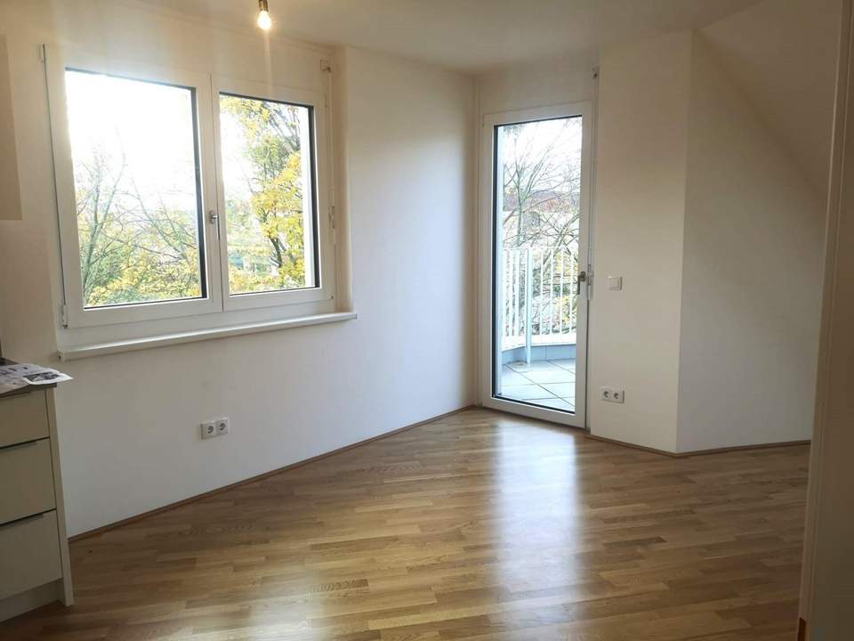 Mega-coole DG-Wohnung mit großer Terrasse - Gute Anbindung zur A4!