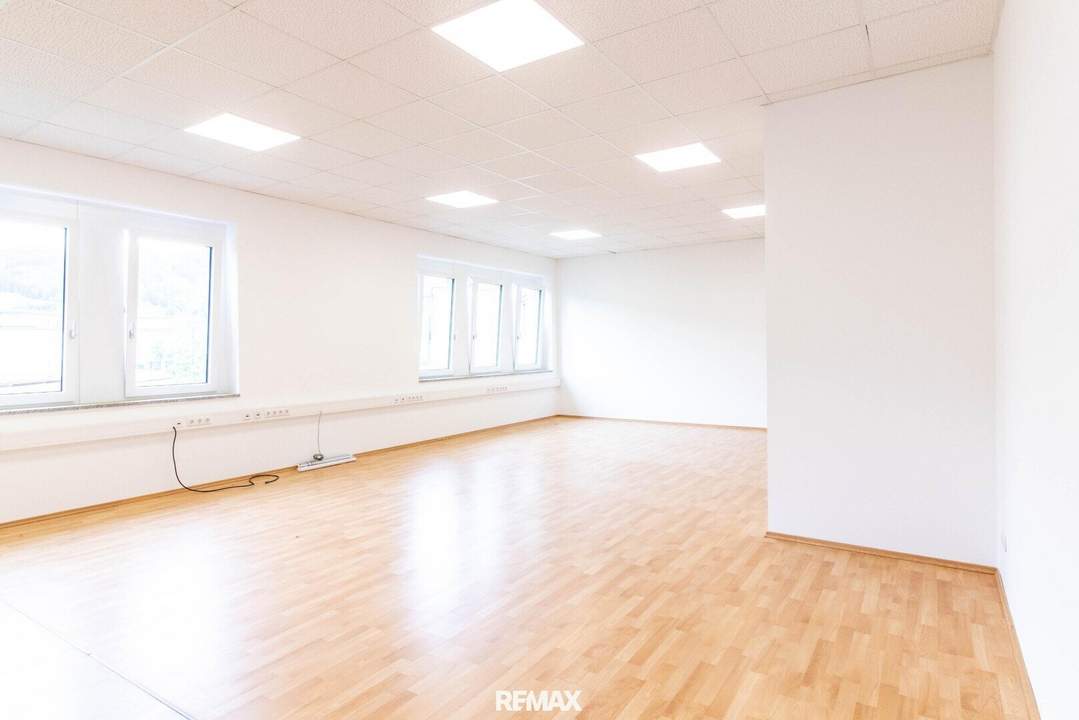 Ein moderner und zeitgemäßer Arbeitsplatz - Büro, Praxis oder Schulungsraum im Sternpark zu mieten