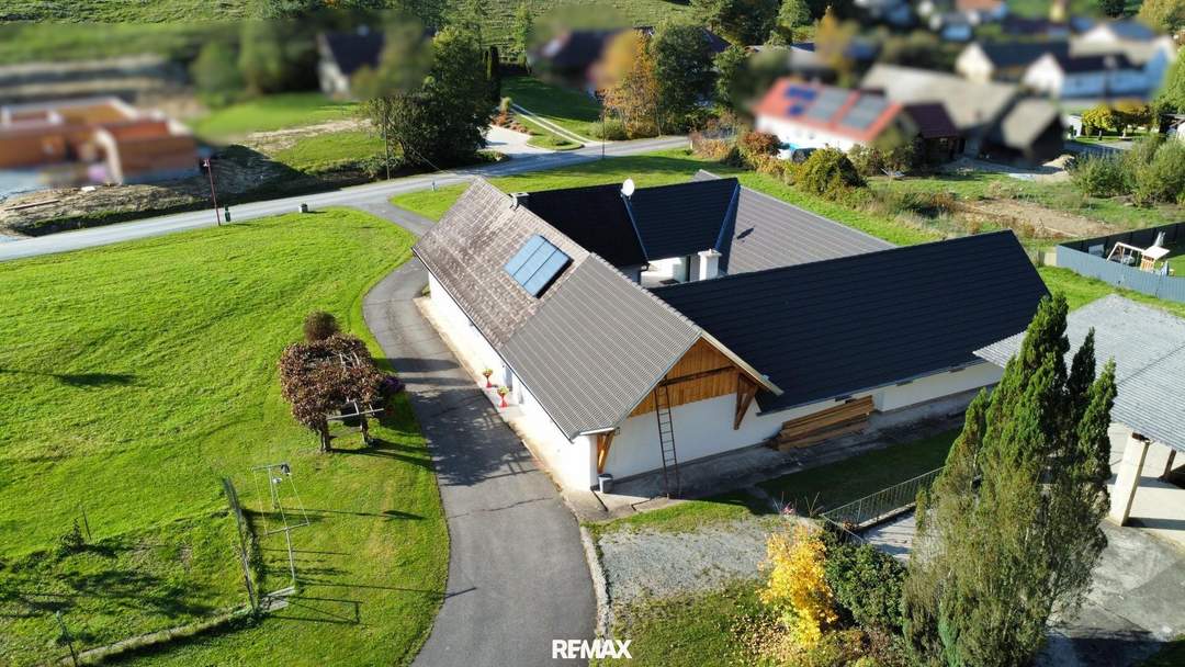 Gepflegter Vierkanthof mit Nebengebäude und eigenem Wald im idyllischen Südburgenland