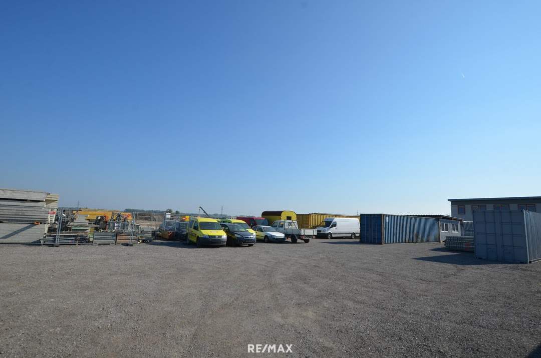 NEU !! Großer Lagerplatz zum Vermieten