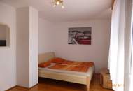 Vielseitiges Einfamilienhaus mit separater Wohneinheit, großzügigen Nebengebäuden &amp; Pool