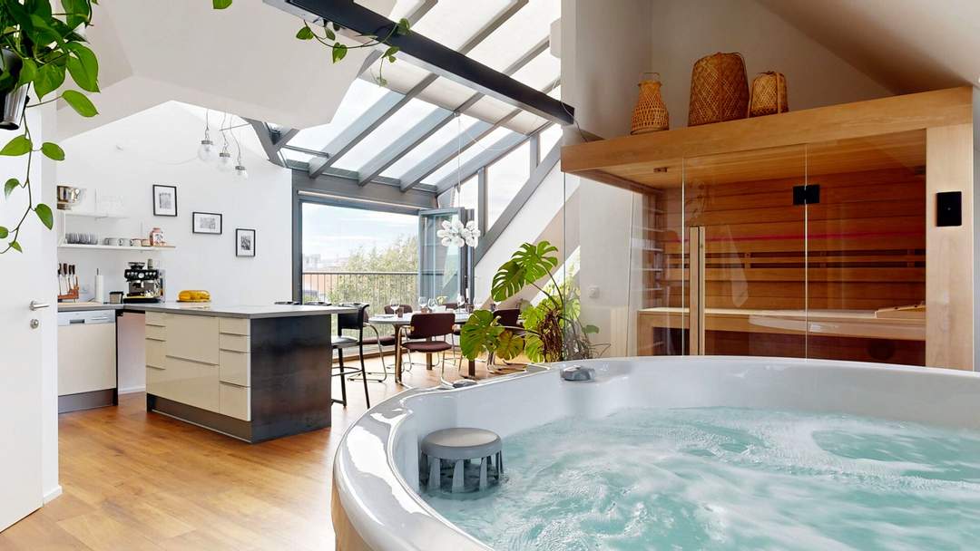 Dachgeschoss-Maisonette mit Loft-Charakter, Wellness-Oase &amp; Weitblick