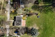 Wohnen im privaten Naturparadies: Modernisierter Bungalow im Schlosspark Seebenstein